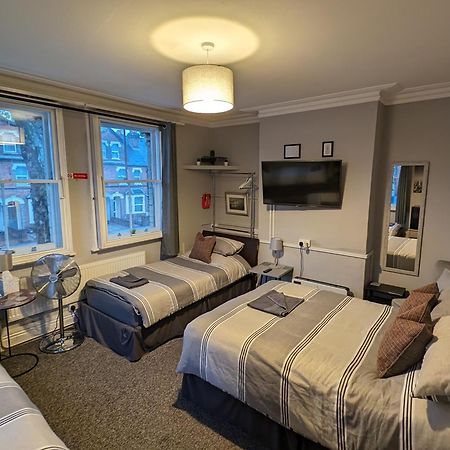 Caversham Lodge Reading Extérieur photo