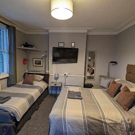 Caversham Lodge Reading Extérieur photo