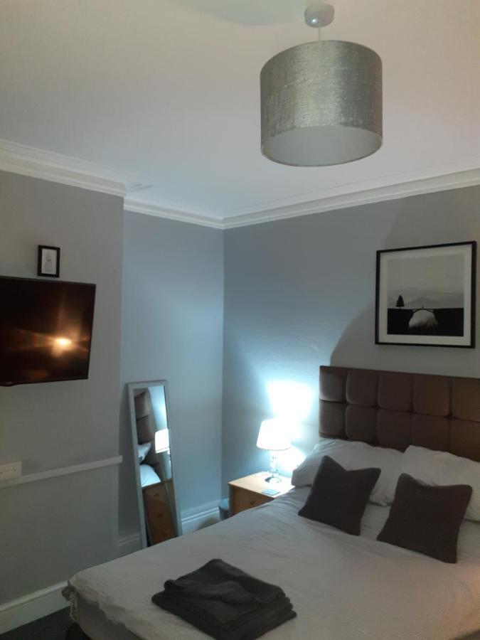 Caversham Lodge Reading Extérieur photo