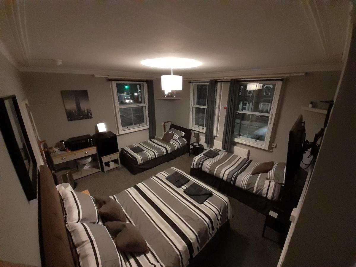 Caversham Lodge Reading Extérieur photo