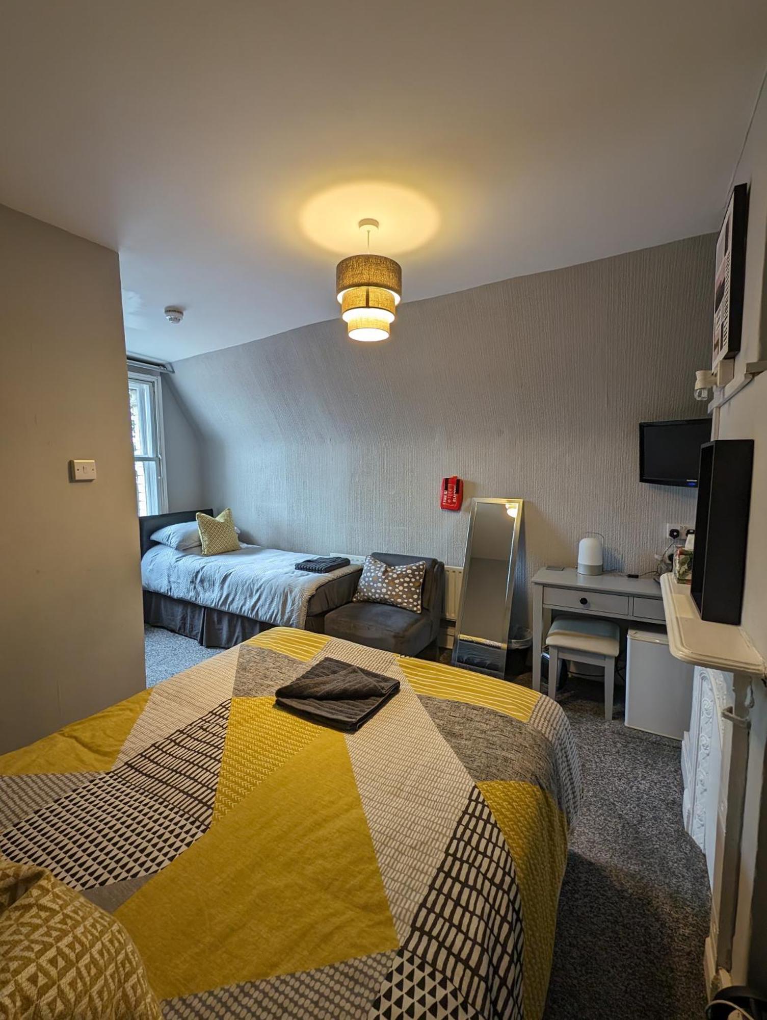 Caversham Lodge Reading Extérieur photo